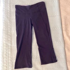 LULULEMON Navy Crop Yoga Pants